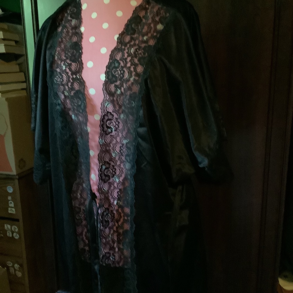 Women’s Avon Black Lacy Negligee/Robe Size L - Picture 7 of 15